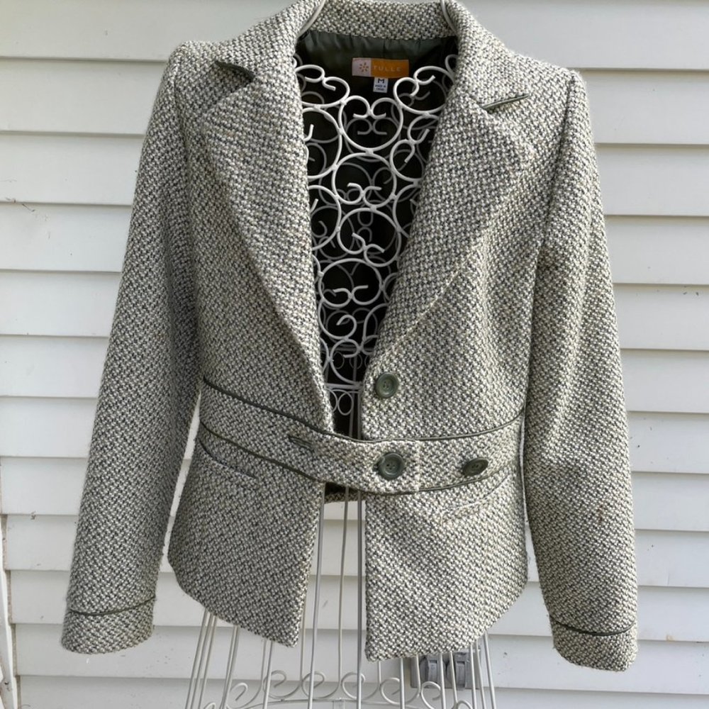 womans tweed blazer